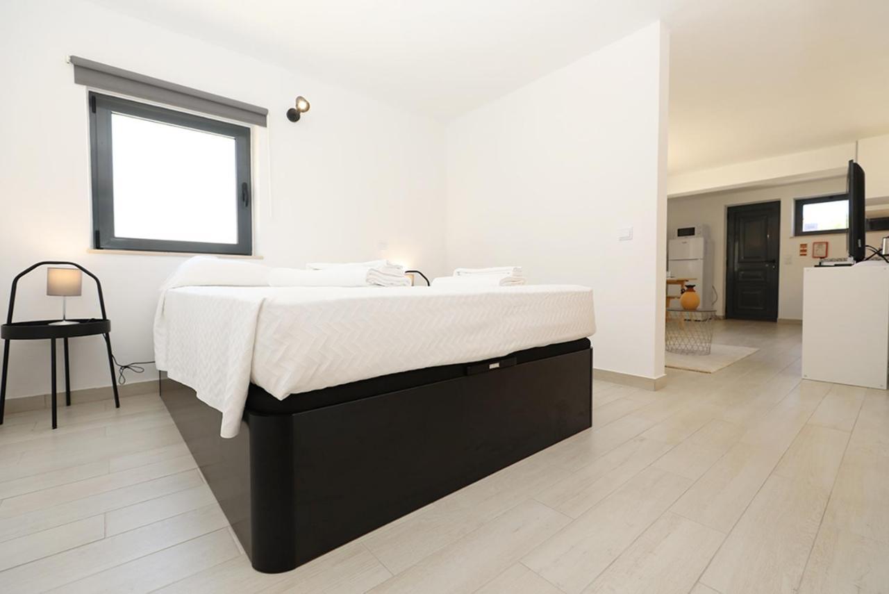 A62 - Cul De Sac Apartment In Лагос Екстериор снимка