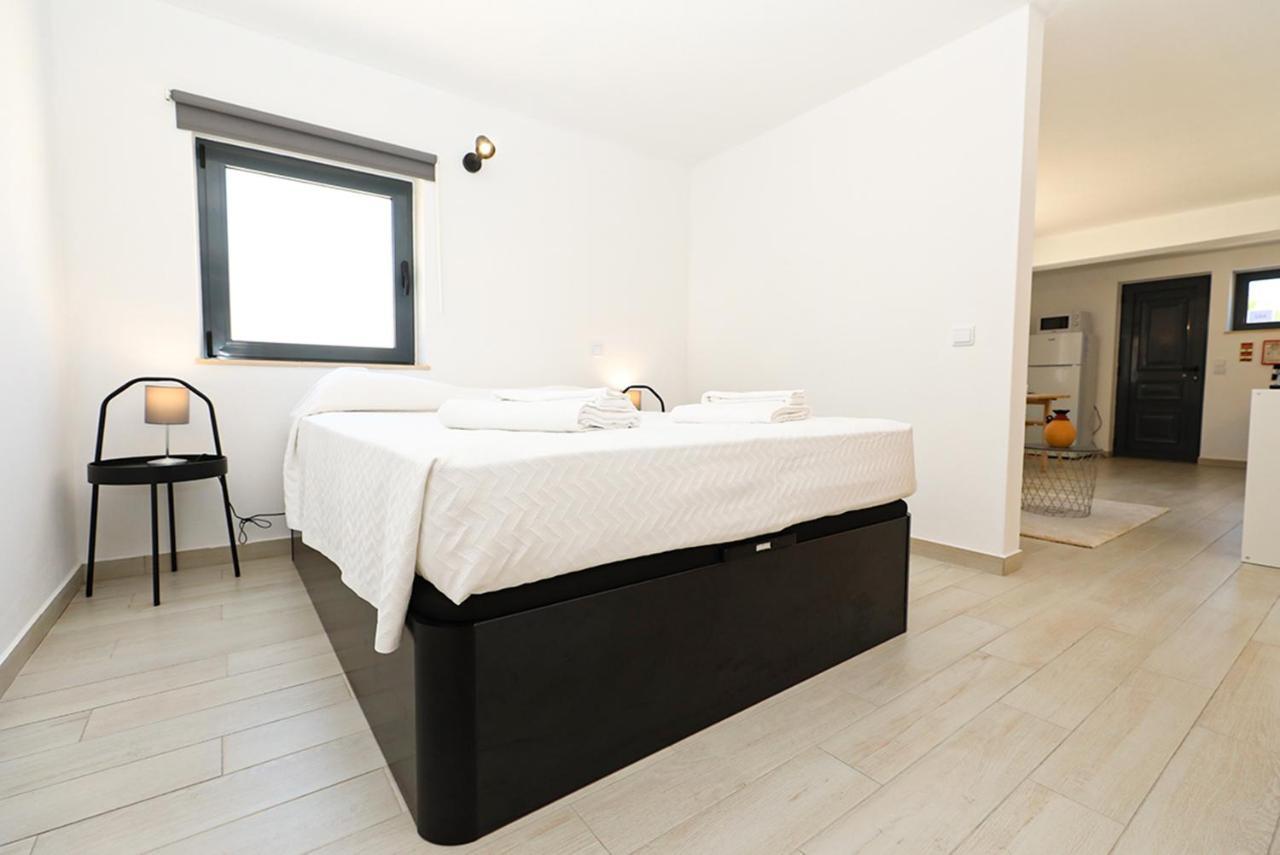 A62 - Cul De Sac Apartment In Лагос Екстериор снимка