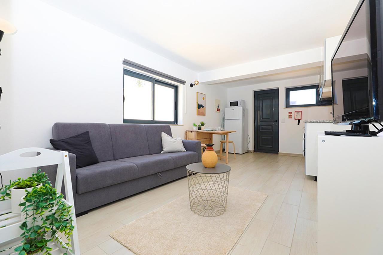 A62 - Cul De Sac Apartment In Лагос Екстериор снимка