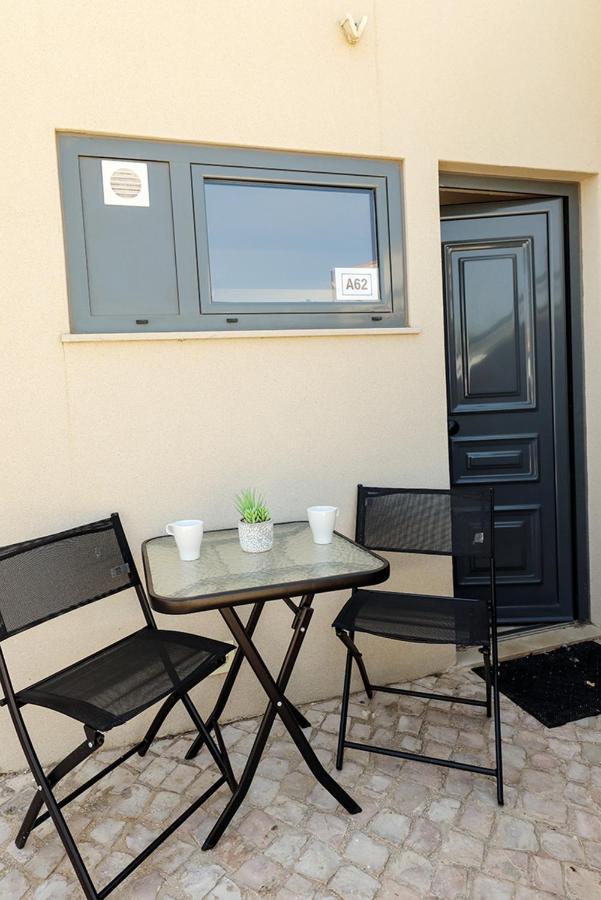 A62 - Cul De Sac Apartment In Лагос Екстериор снимка