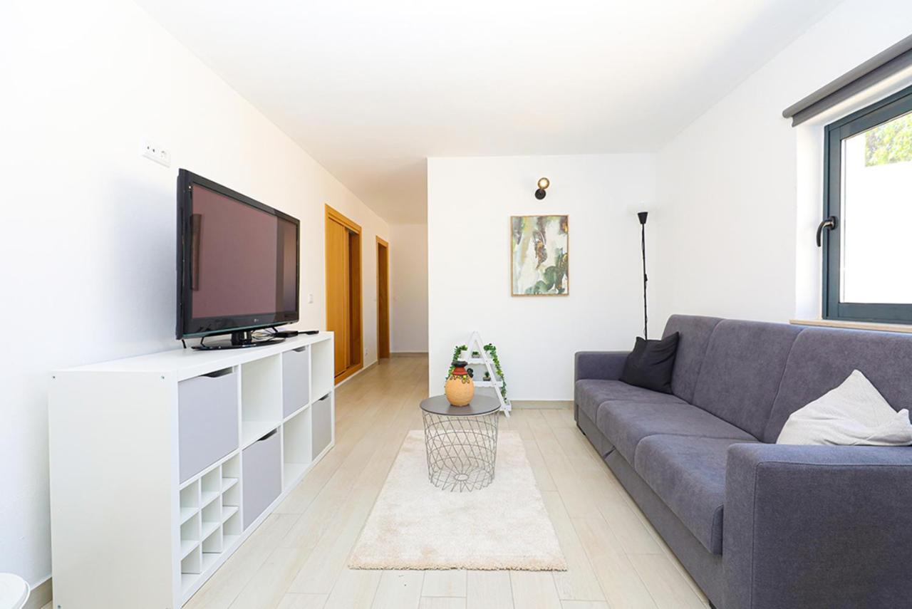 A62 - Cul De Sac Apartment In Лагос Екстериор снимка